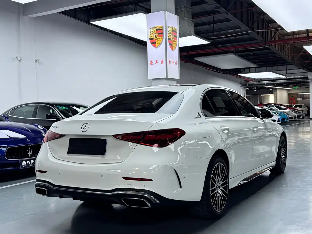 Mercedes-Benz C-Class 2023 — фото 19