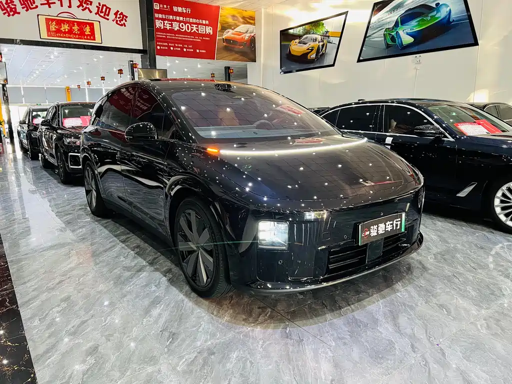 Li Auto i8 2025