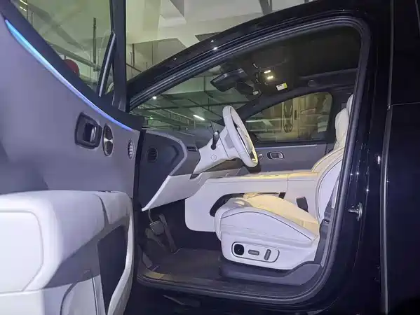 Li Auto i6 2025