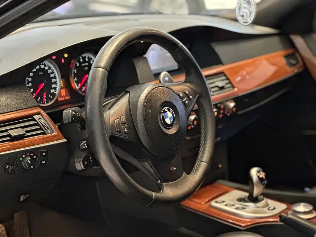 BMW M5 2007 — фото 14