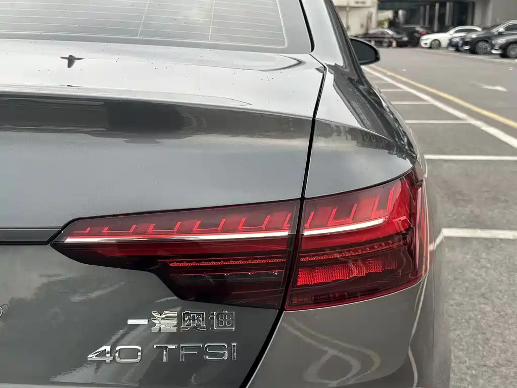 Audi A4L 2023 — фото 18