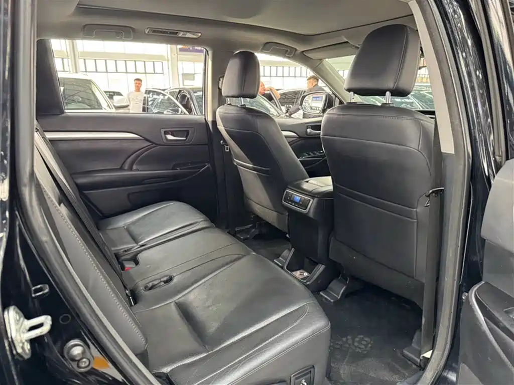 Toyota Highlander 2017 — фото 22