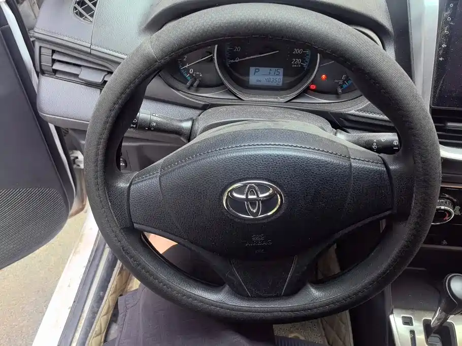Toyota Yaris L 2017 — фото 15