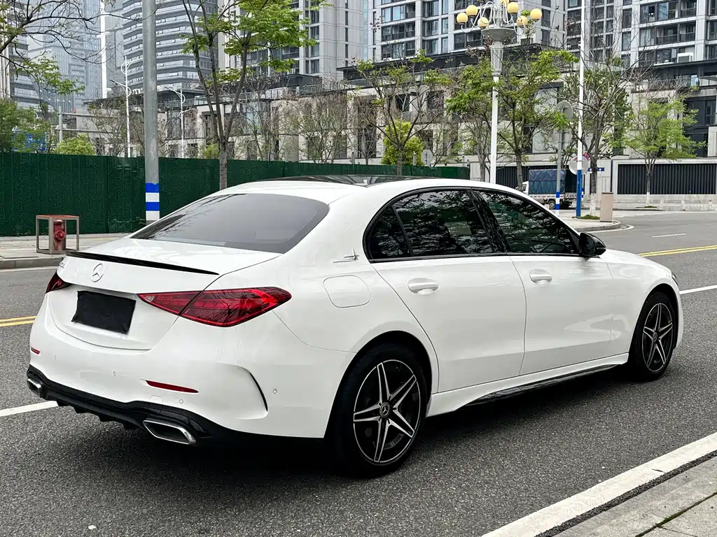 Mercedes-Benz C-Class 2024 — фото 17