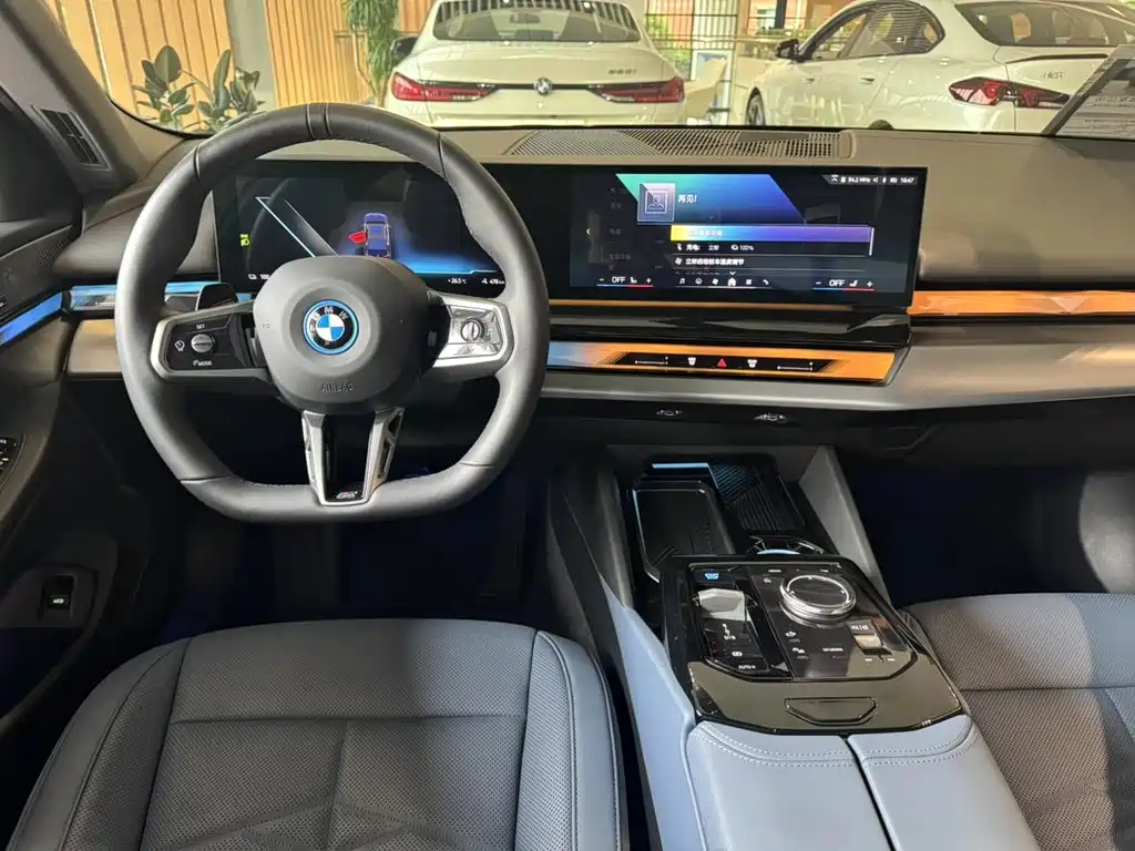 BMW i5 2025 — фото 8