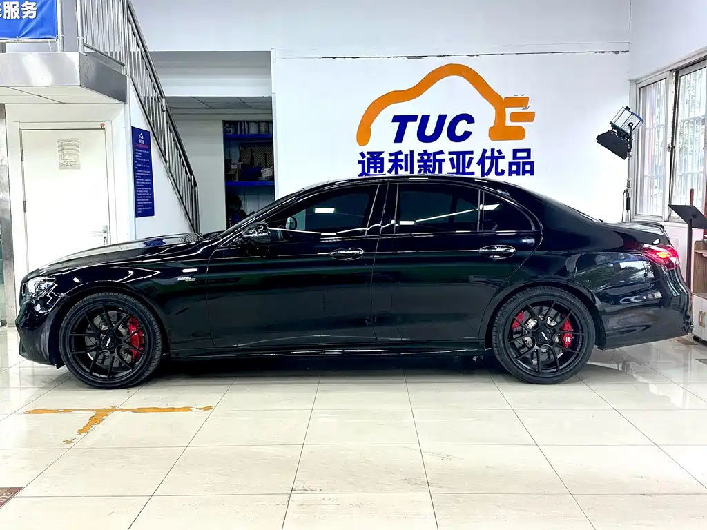 Mercedes-Benz E-Class AMG 2023 — фото 5