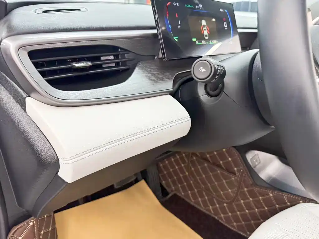 BYD Seal 05 DM-i 2025 — фото 12