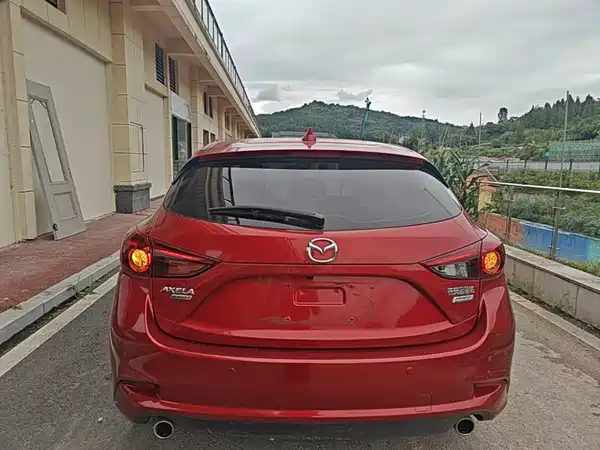 Mazda 3 Axela 2018