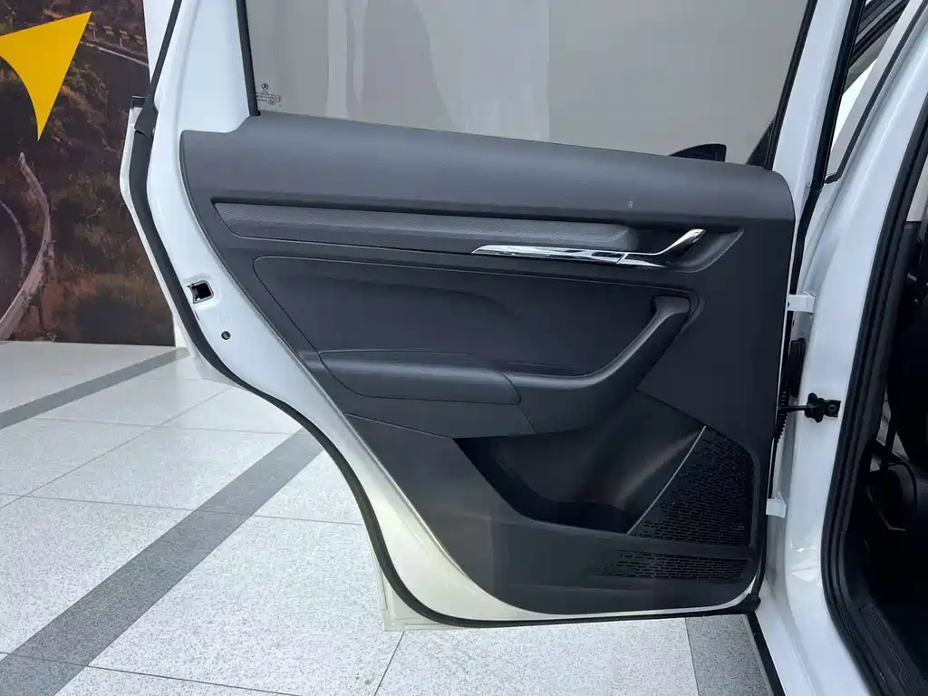 Skoda Kamiq 2023 — фото 16