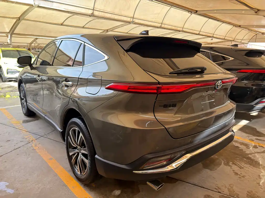 Toyota Harrier 2023 — фото 8