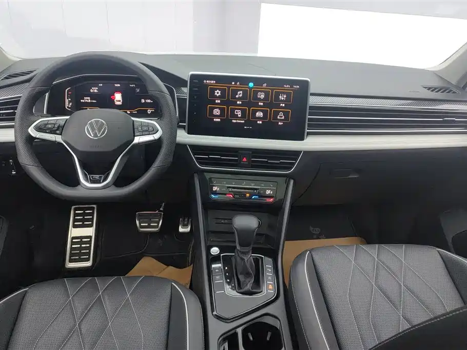 Volkswagen Tiguan L 2024 — фото 12
