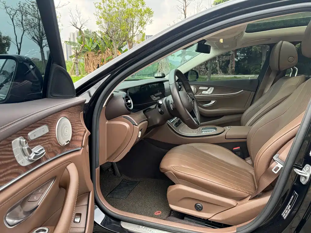 Mercedes-Benz E-Class 2023 — фото 4