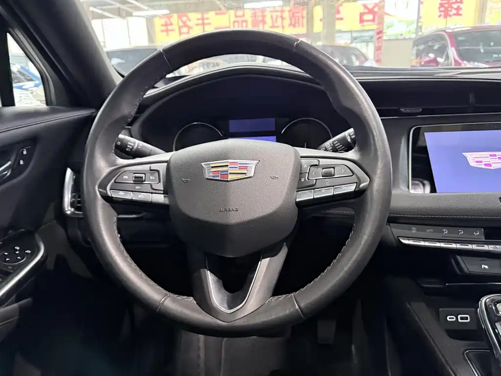 Cadillac XT4 2021 — фото 14