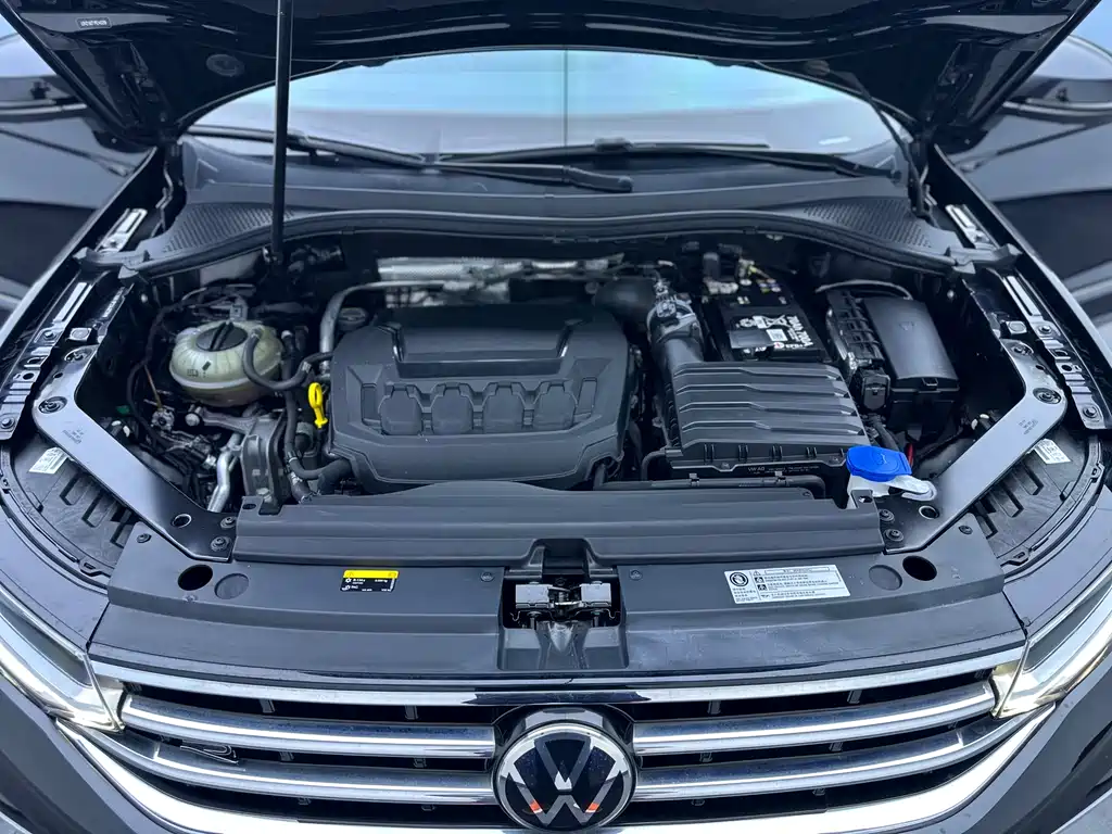 Volkswagen Tiguan L 2023 — фото 27