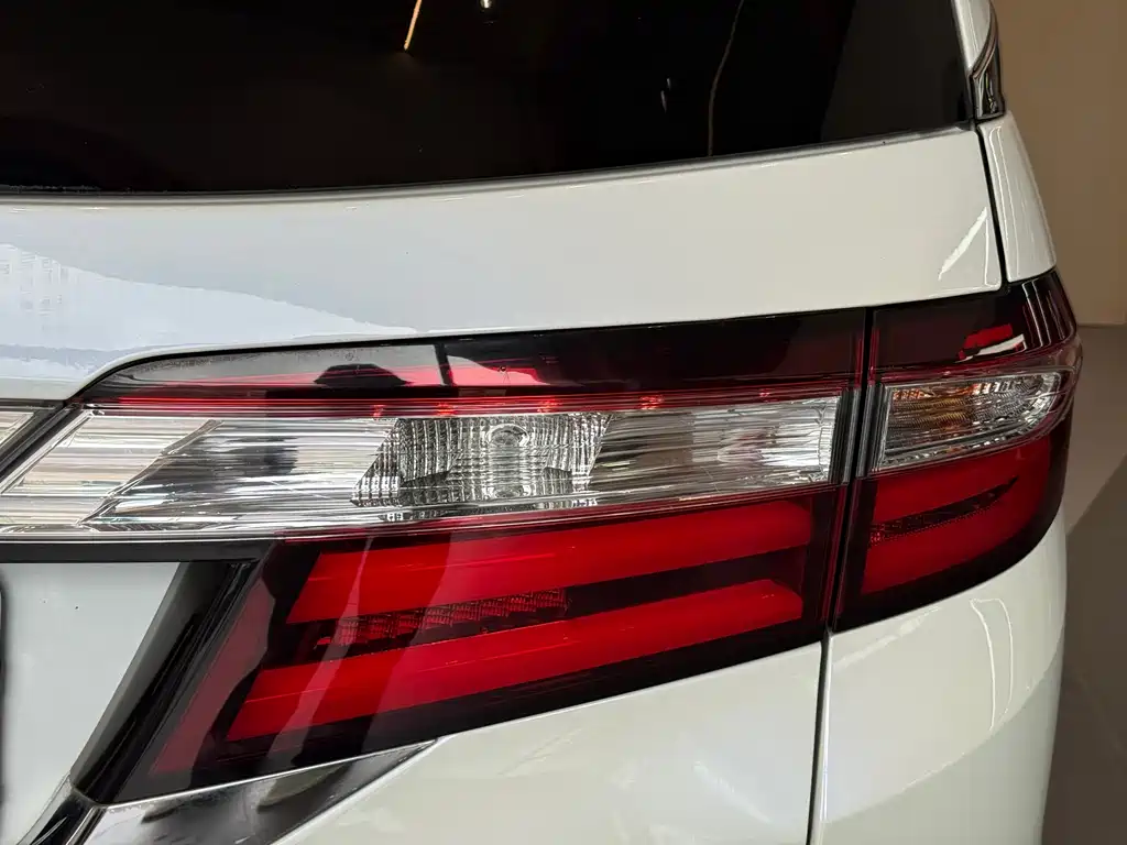 Honda Odyssey 2017 — фото 14