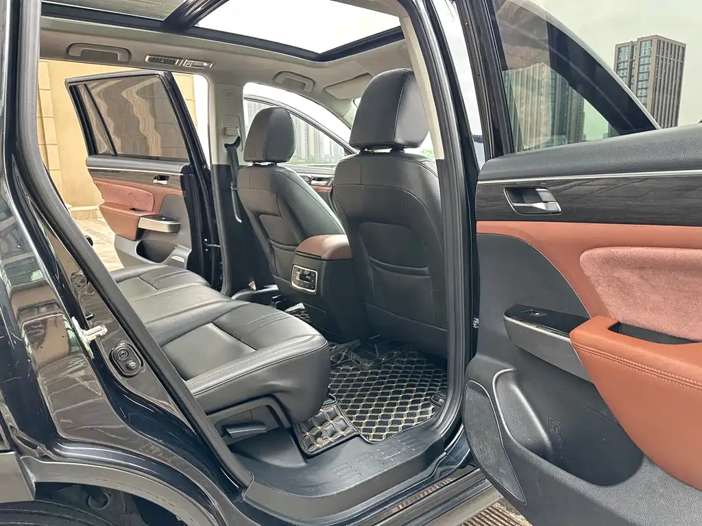 GAC Motor Trumpchi GS8 2016 — фото 13