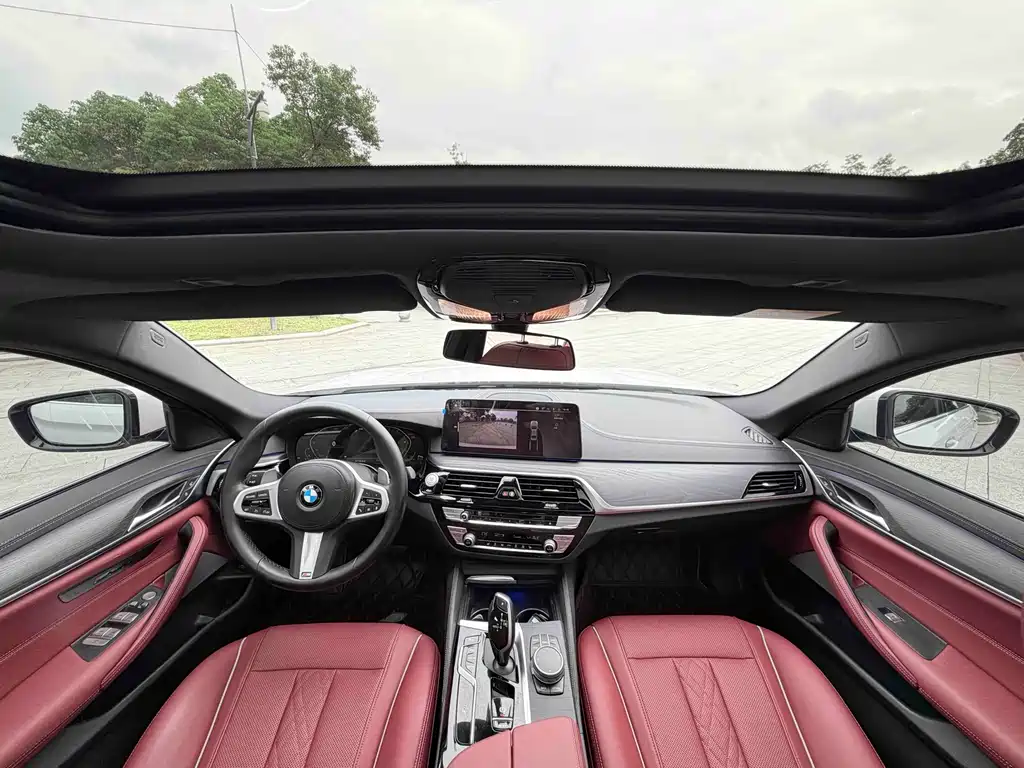 BMW 5 Series 2022 — фото 12