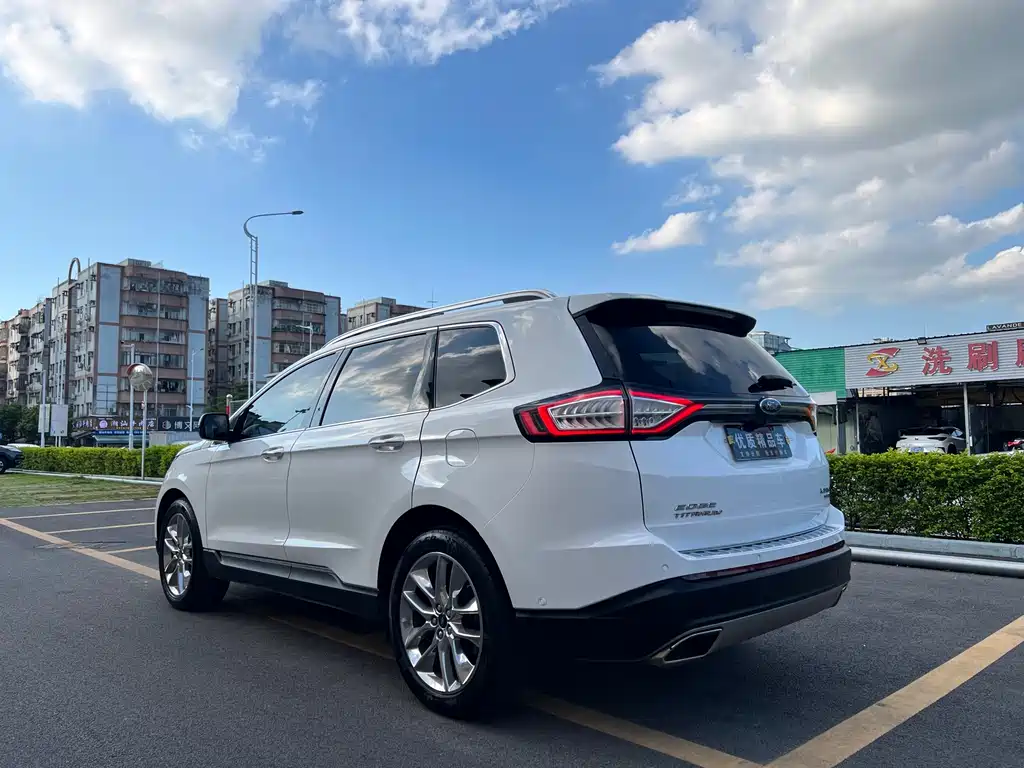 Ford Edge 2016 — фото 6