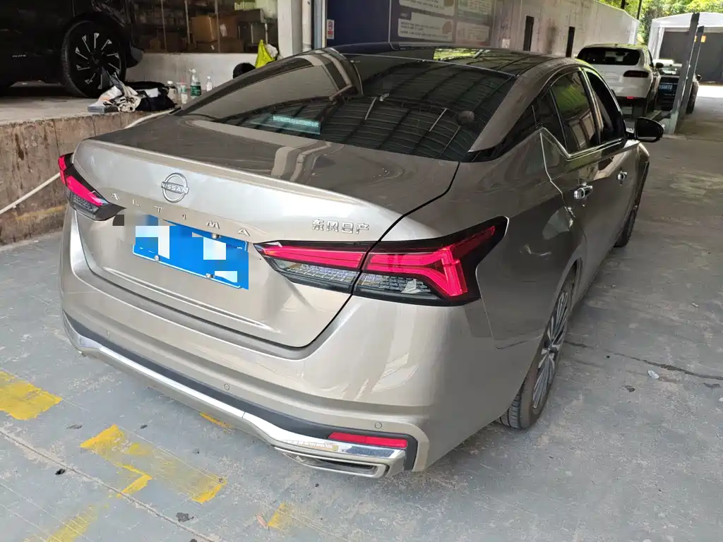 Nissan Teana 2023