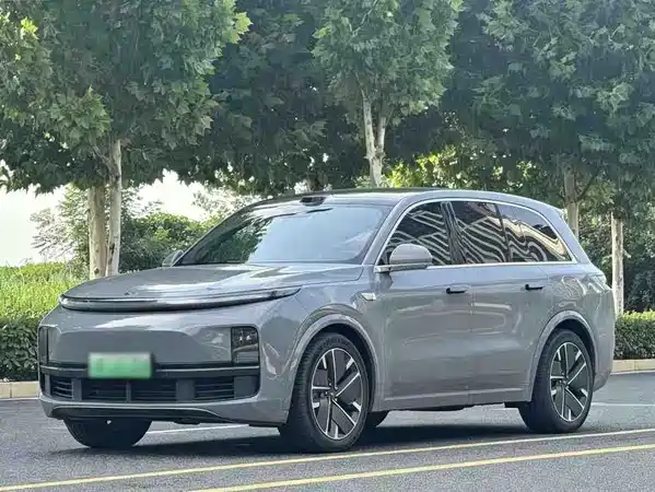 Li Auto L8 2025