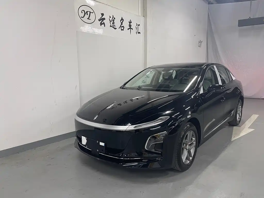 Hongqi E-QM5 2026