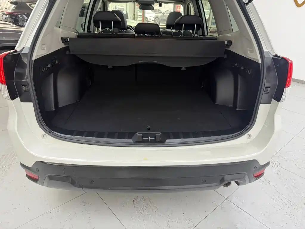 Subaru Forester 2022 — фото 20