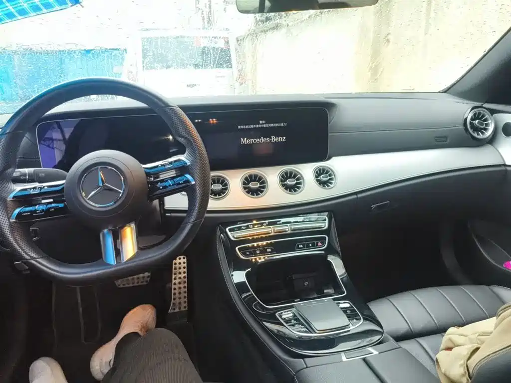 Mercedes-Benz E-Class 2022 — фото 10