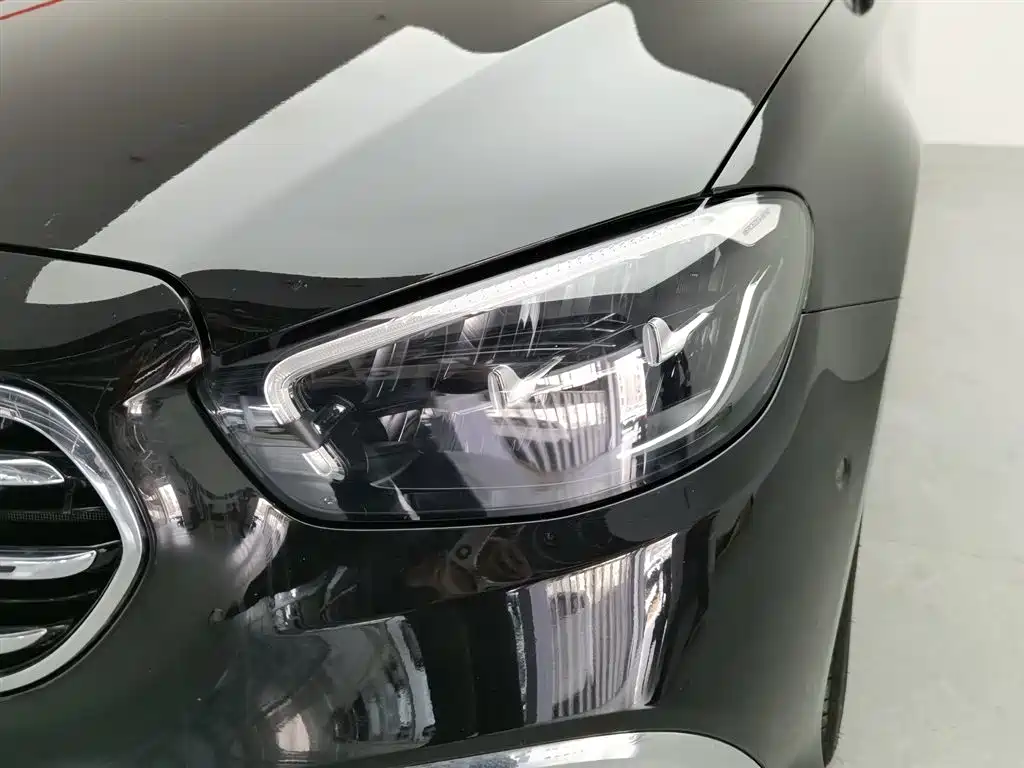 Mercedes-Benz E-Class 2023 — фото 7