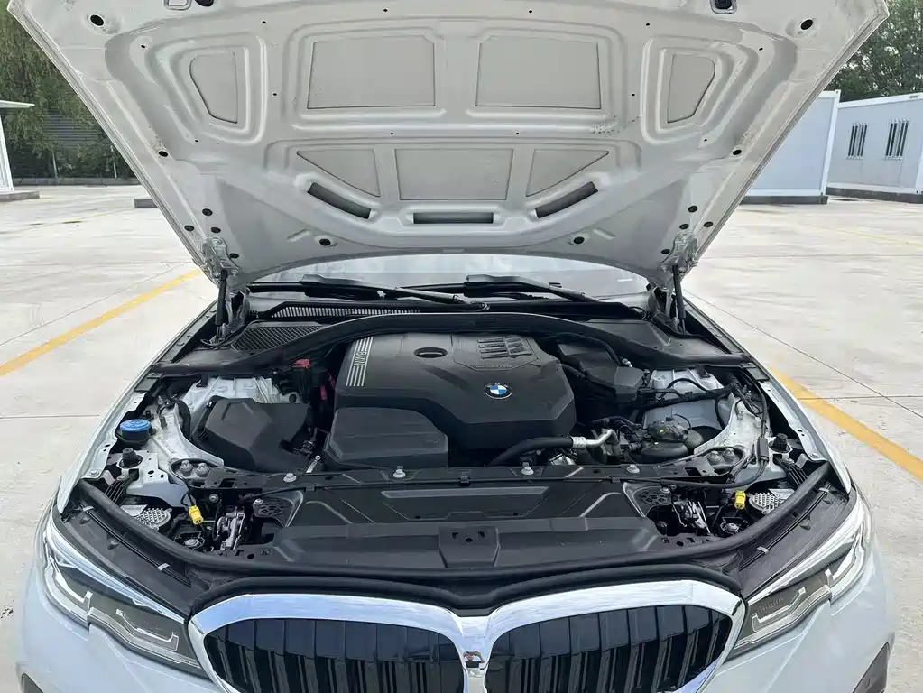 BMW 3 Series 2022 — фото 11