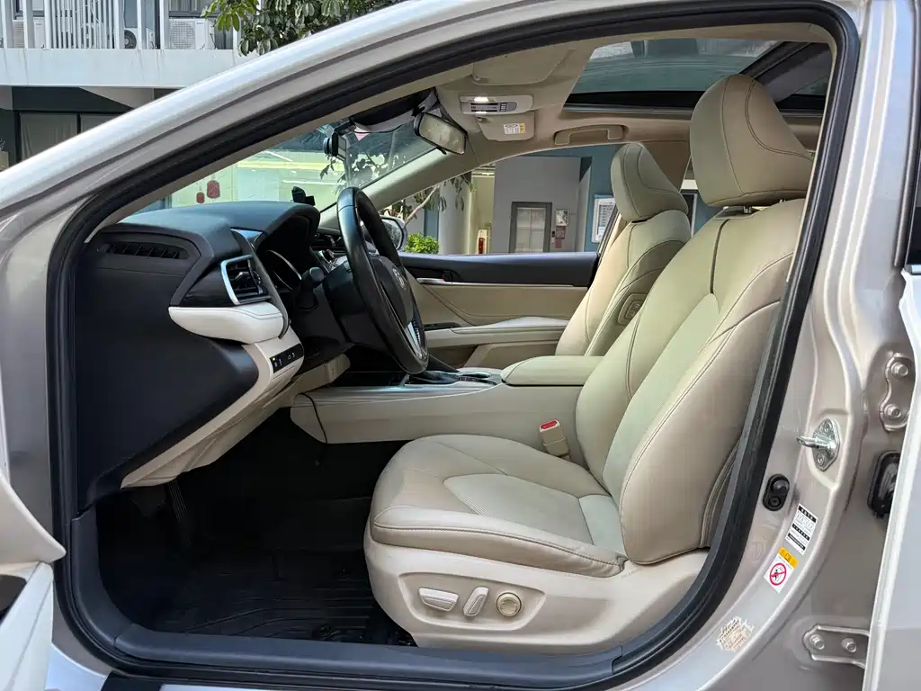 Toyota Camry 2019