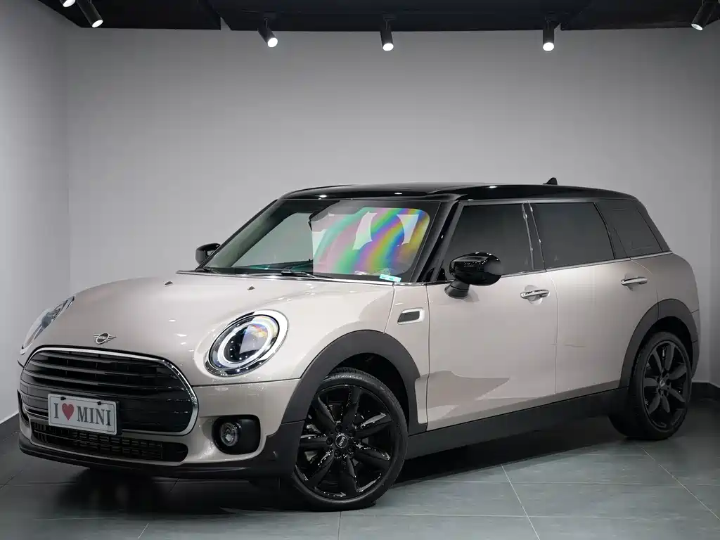 MINI CLUBMAN 2024