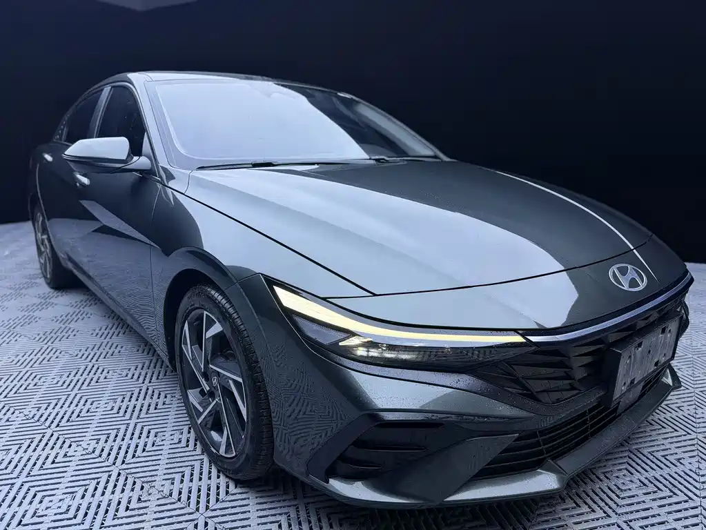 Hyundai Elantra 2025