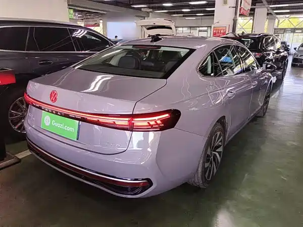 Volkswagen Passat 2025