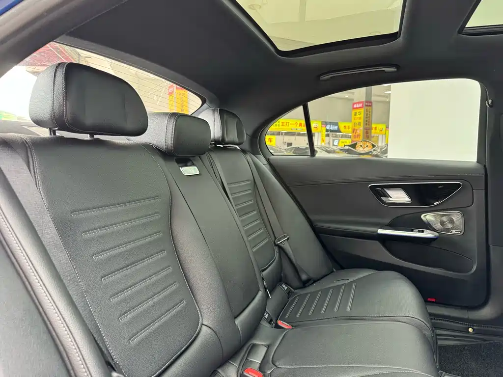 Mercedes-Benz C-Class 2023 — фото 13
