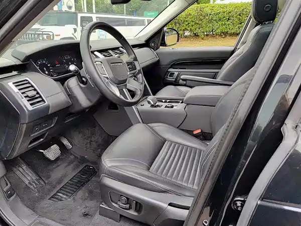 Land Rover Discovery 2021