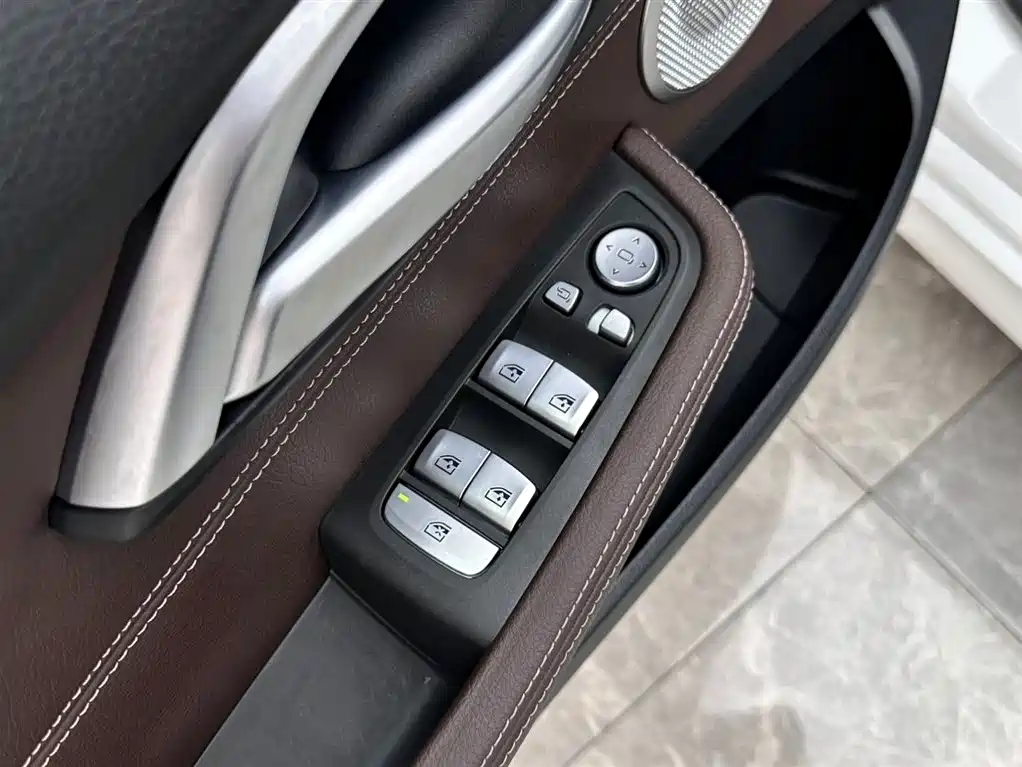 BMW 1 Series 2021 — фото 15