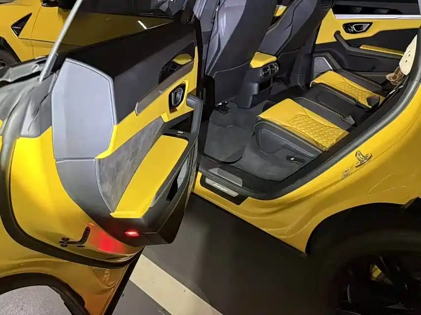 Lamborghini Urus 2021