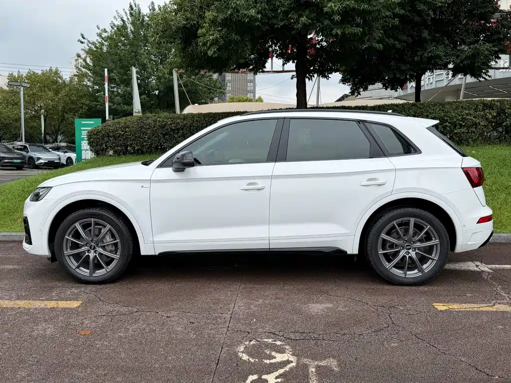 Audi Q5L 2022 — фото 3