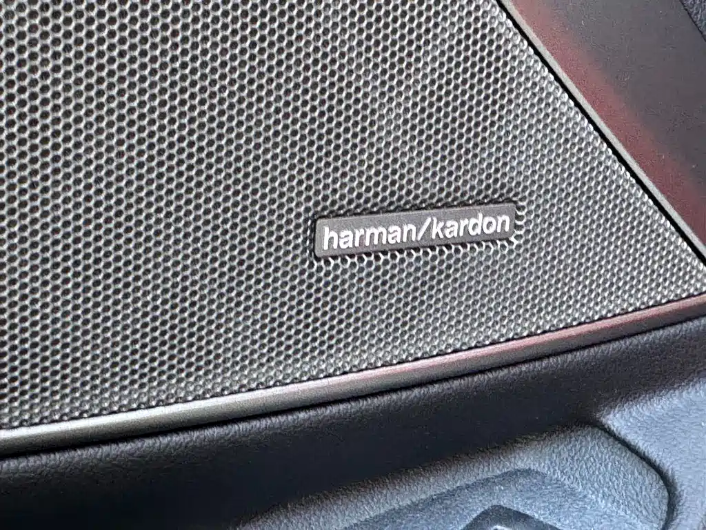 BMW 3 Series 2021 — фото 21