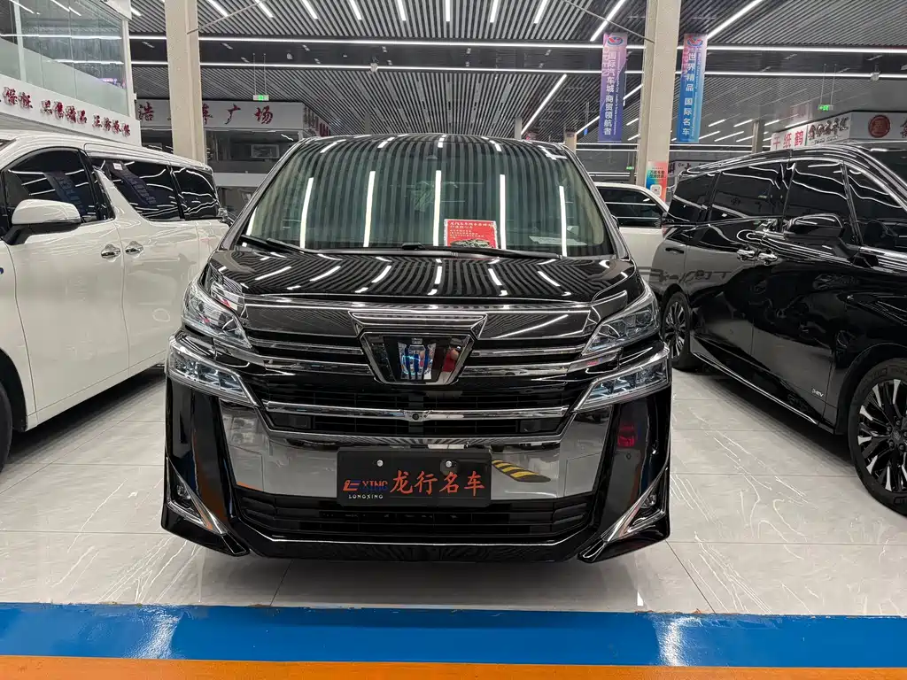 Toyota Vellfire 2021 — фото 1