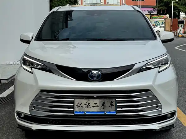 Toyota Sienna 2023