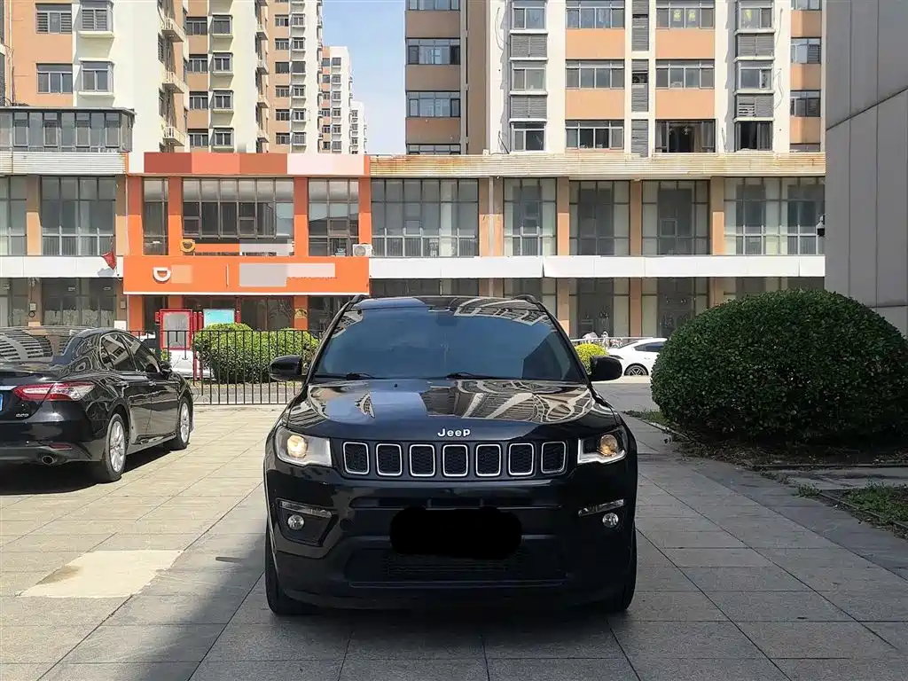 Jeep Compass 2017 — фото 2