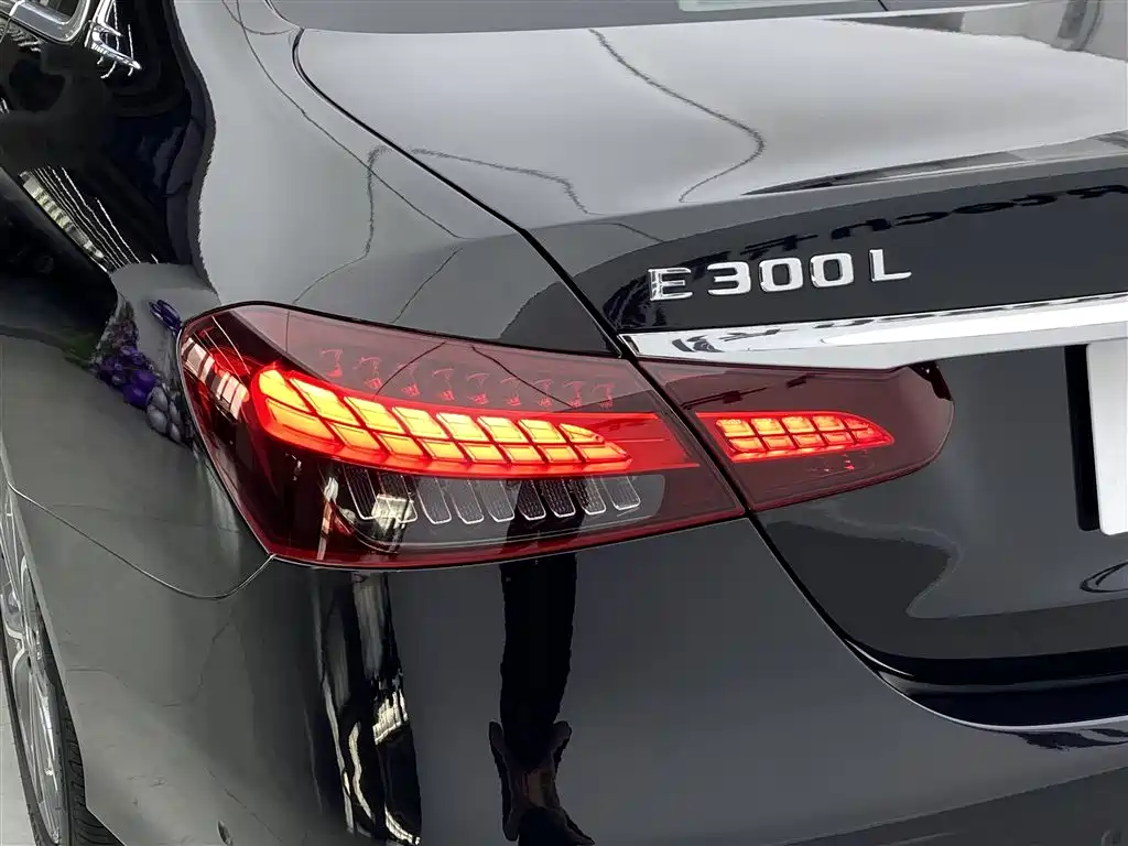 Mercedes-Benz E-Class 2020 — фото 29