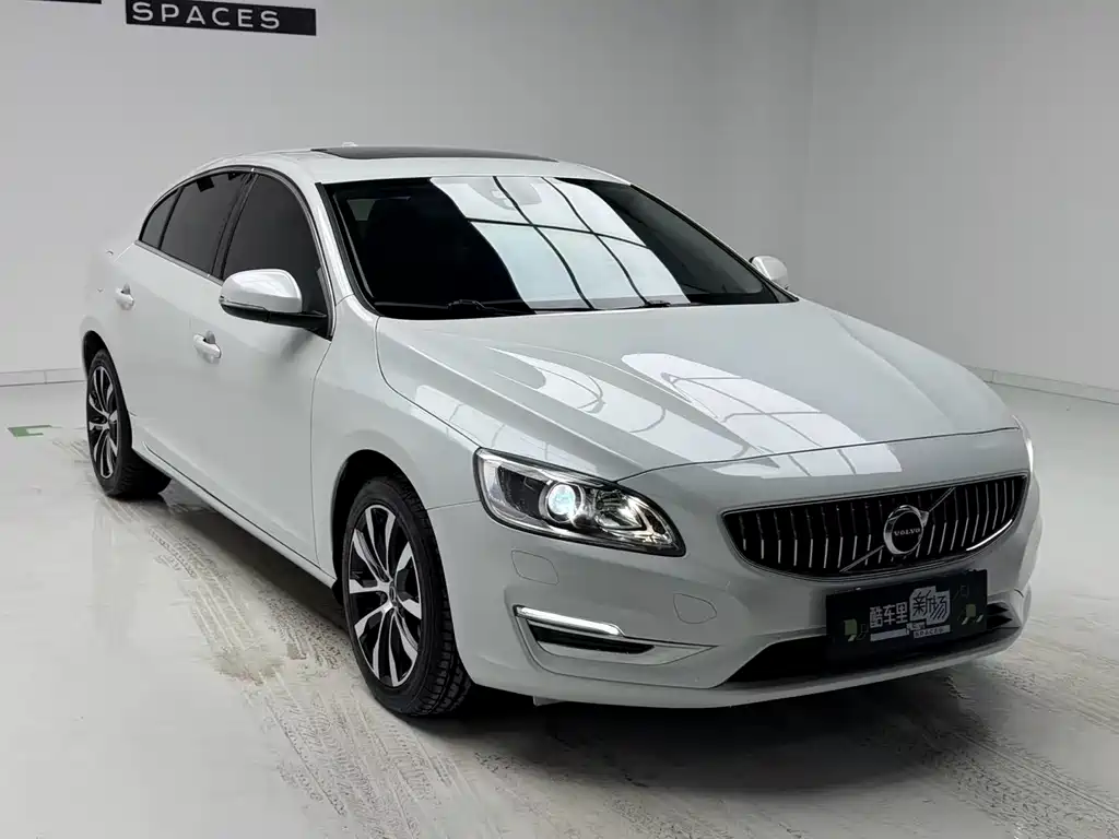 Volvo S60 2019 — фото 3