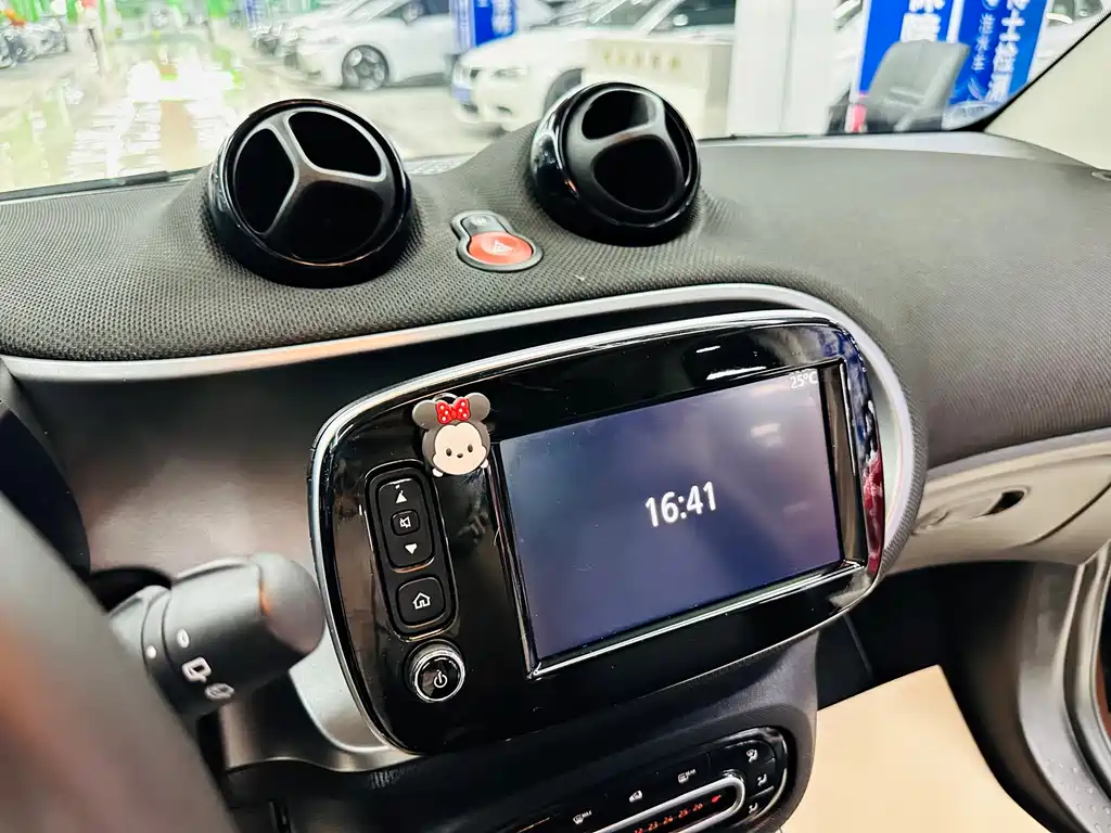 smart fortwo 2018 — фото 27
