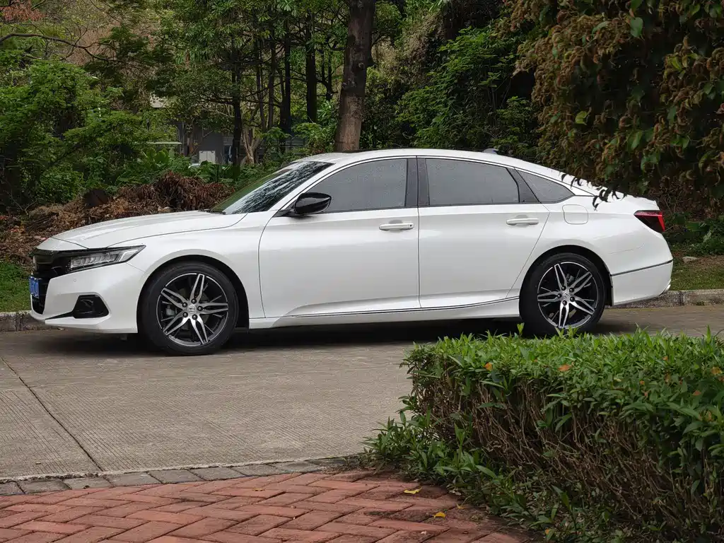 Honda Accord 2023 — фото 17