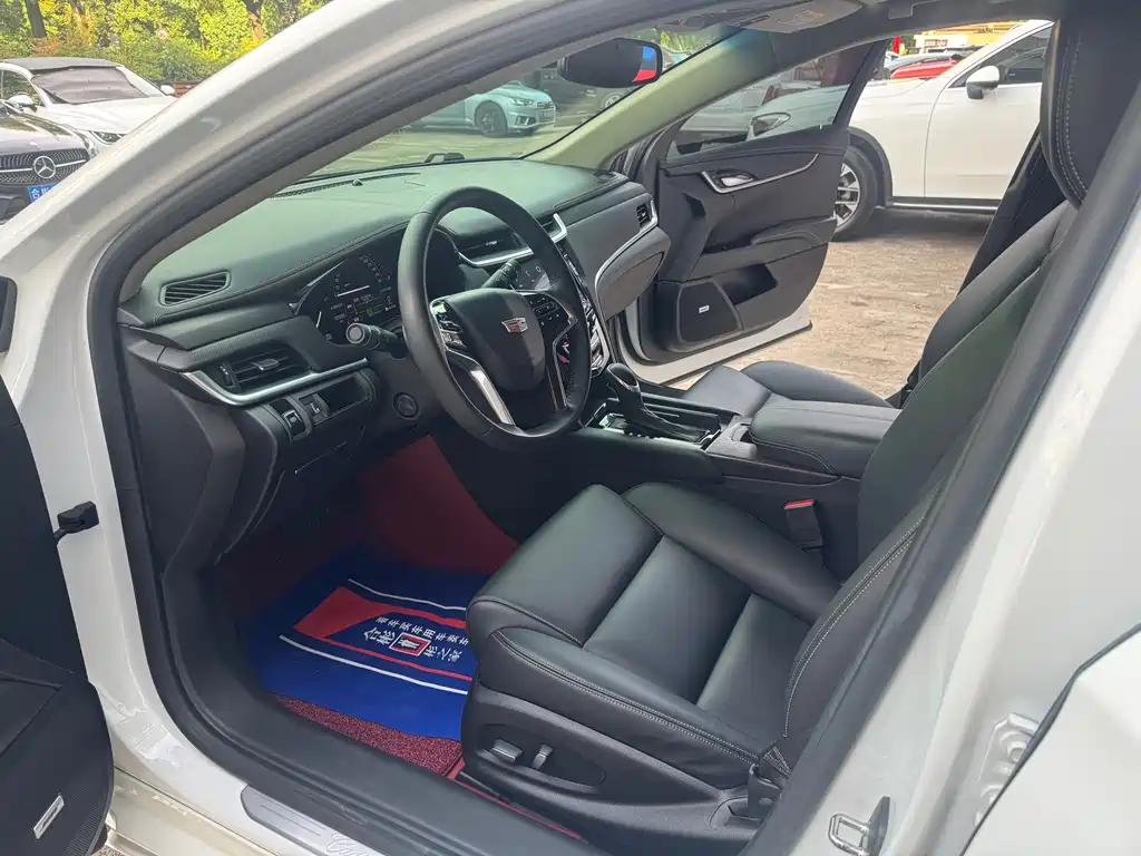 Cadillac XTS 2018 — фото 10