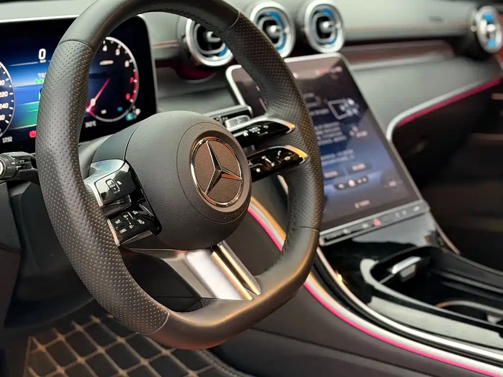 Mercedes-Benz C-Class 2023 — фото 8