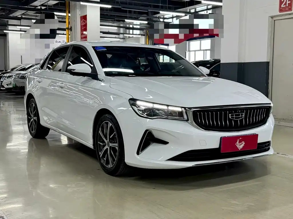 Geely Emgrand 2022