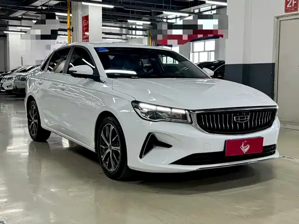 Geely Emgrand 2022